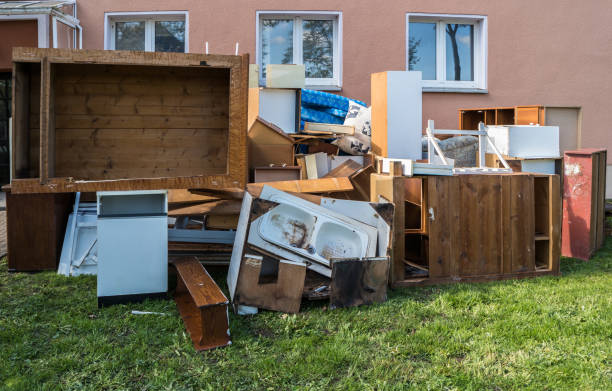 Best Construction Debris Removal  in Coralville, IA